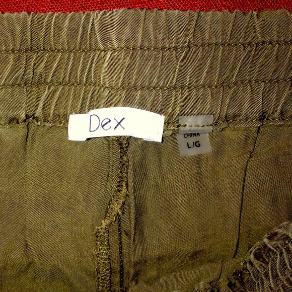 Highwaisted Pull-on shorts size L - Picture 2 of 3